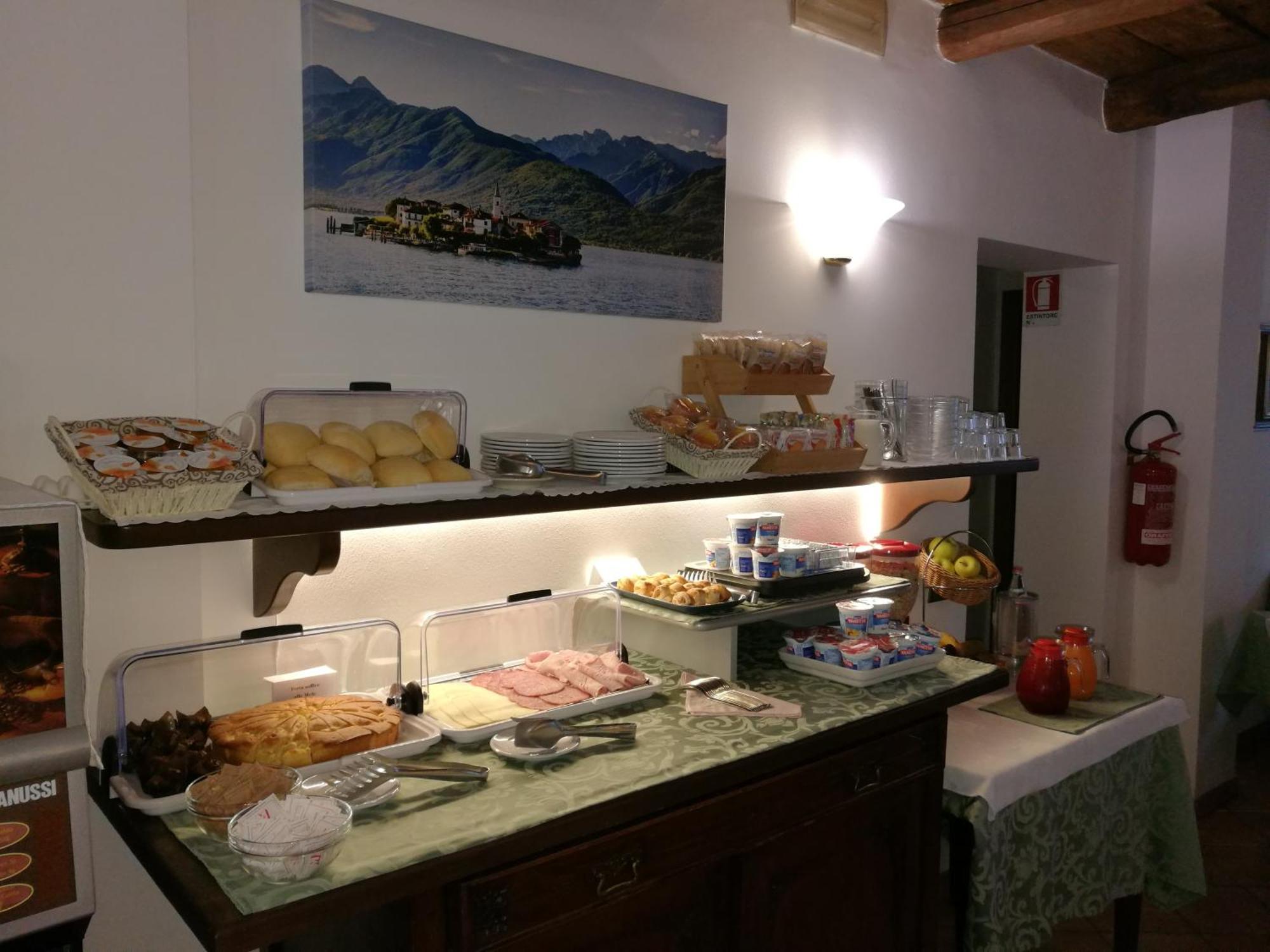 Hotel La Locanda Стреза Екстериор снимка