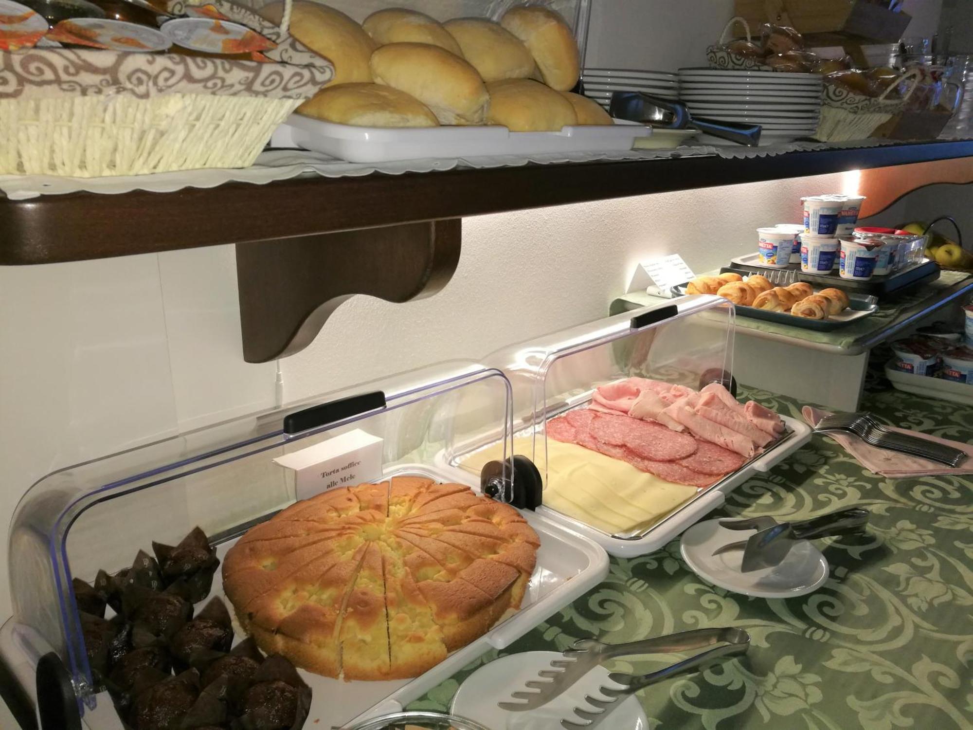 Hotel La Locanda Стреза Екстериор снимка