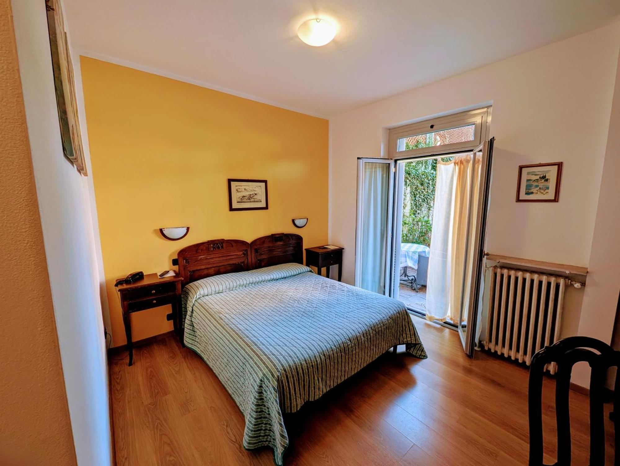 Hotel La Locanda Стреза Екстериор снимка